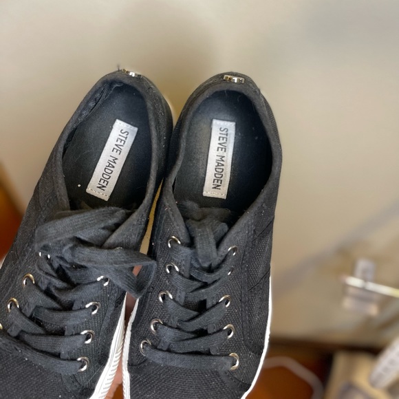 Steve Madden black platform sneakers - Picture 2 of 4